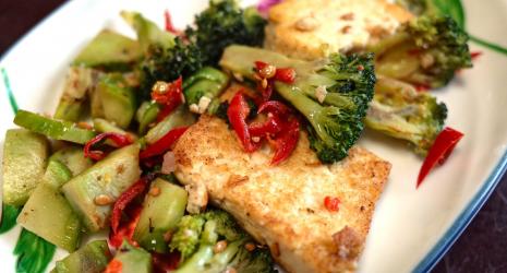 Vegetarisches Gericht mit Tofu